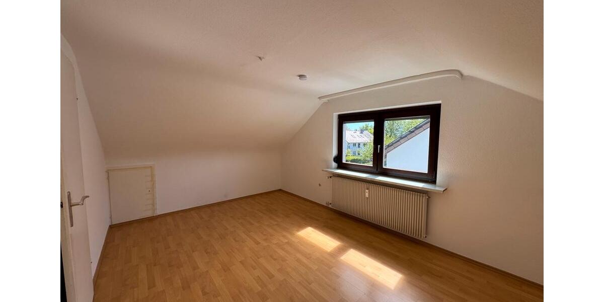 Dachgeschoßwohnung Leinfelden-Echterdingen Echterdingen - 2 Zimmer, 54 m&sup2;, 700&euro; | Angebot:26615046