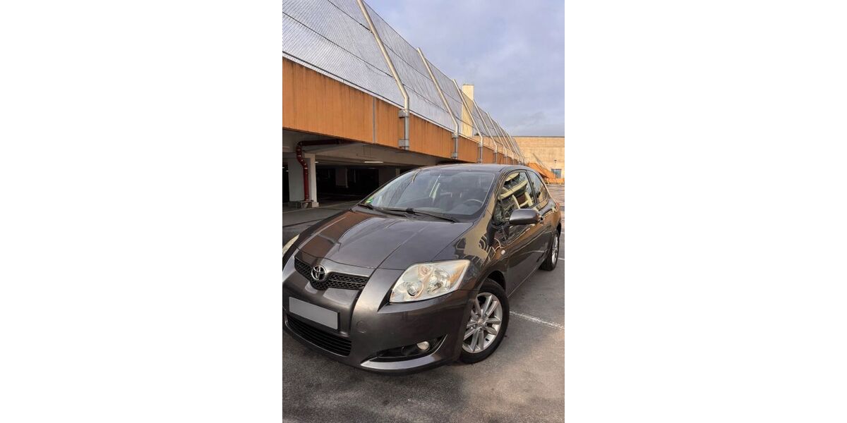 Toyota Auris 106.341 km 5.799 &euro; Esslingen am Neckar 73732