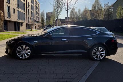 Tesla Model S 329.000 km 18.400 &euro; Ludwigsburg 71642