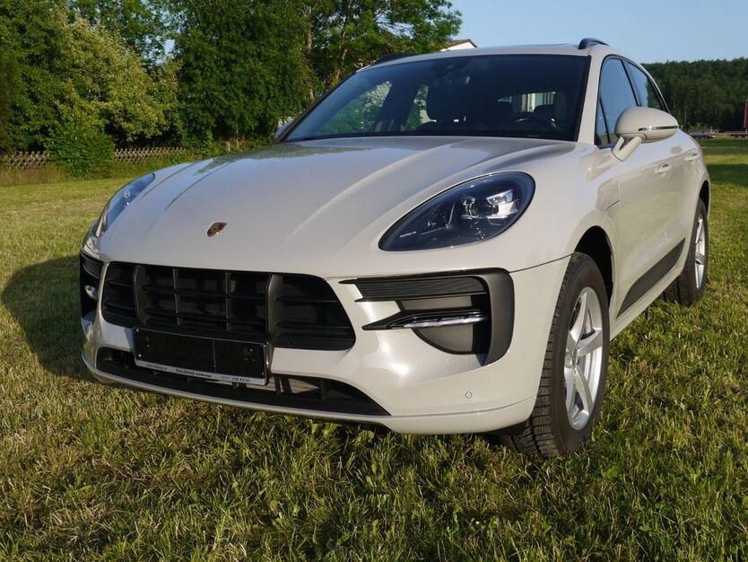 Porsche Macan 10.508 km 56.900 € Dettenhausen bei Stuttgart 72135