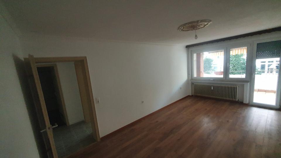 Hochparterre Esslingen am Neckar Hegensberg - 3.5 Zimmer, 75 m&sup2;, 350.000&euro; | Angebot:25280866