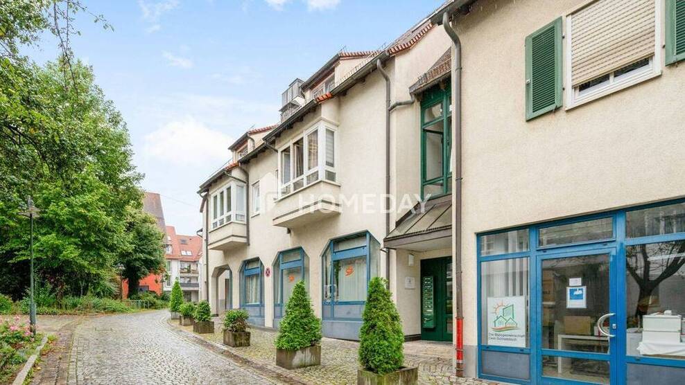 Möbliertes 1-Zimmer-Apartment im DG mit TG-Stellplatz - sofort bezugsfrei in Uni-Nähe!