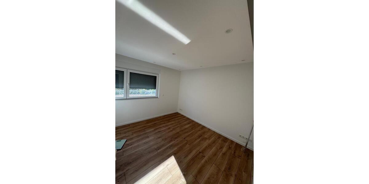 Erdgeschoßwohnung Gerlingen - 3 Zimmer, 71 m&sup2;, 1.350&euro; | Angebot:26143208
