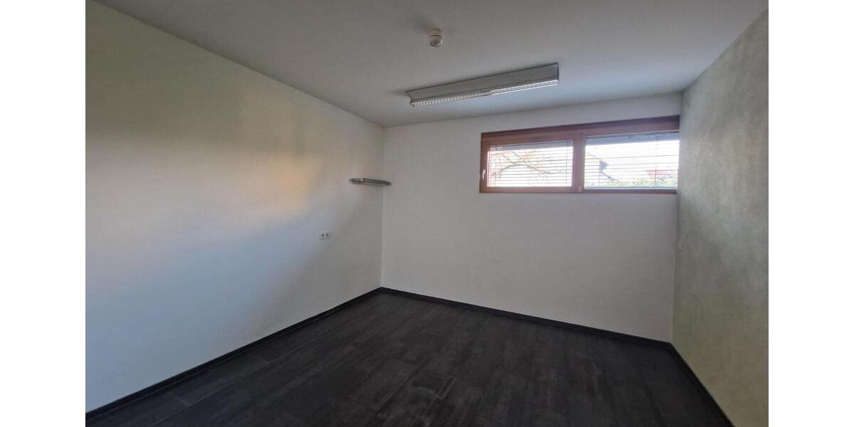 Gewerbeobjekt Reutlingen Altenburg - 2.100&euro; | Angebot:24642583