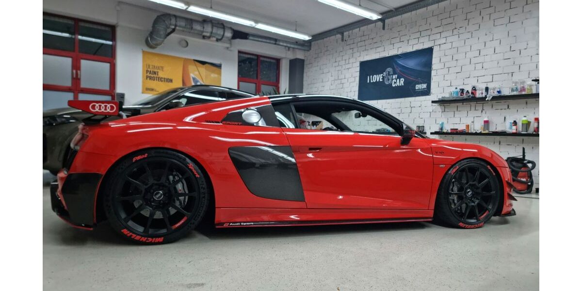 Audi R8 60.000 km 180.000 &euro; Pforzheim 75173