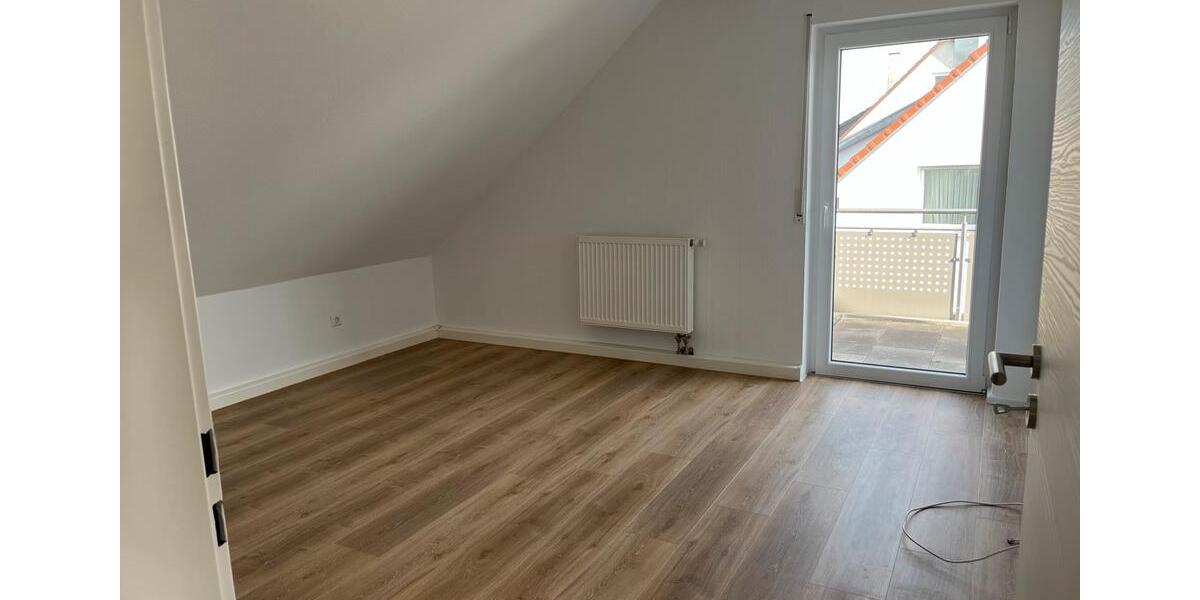 Dachgeschoßwohnung Gäufelden - 2 Zimmer, 65 m&sup2;, 1.080&euro; | Angebot:25400819