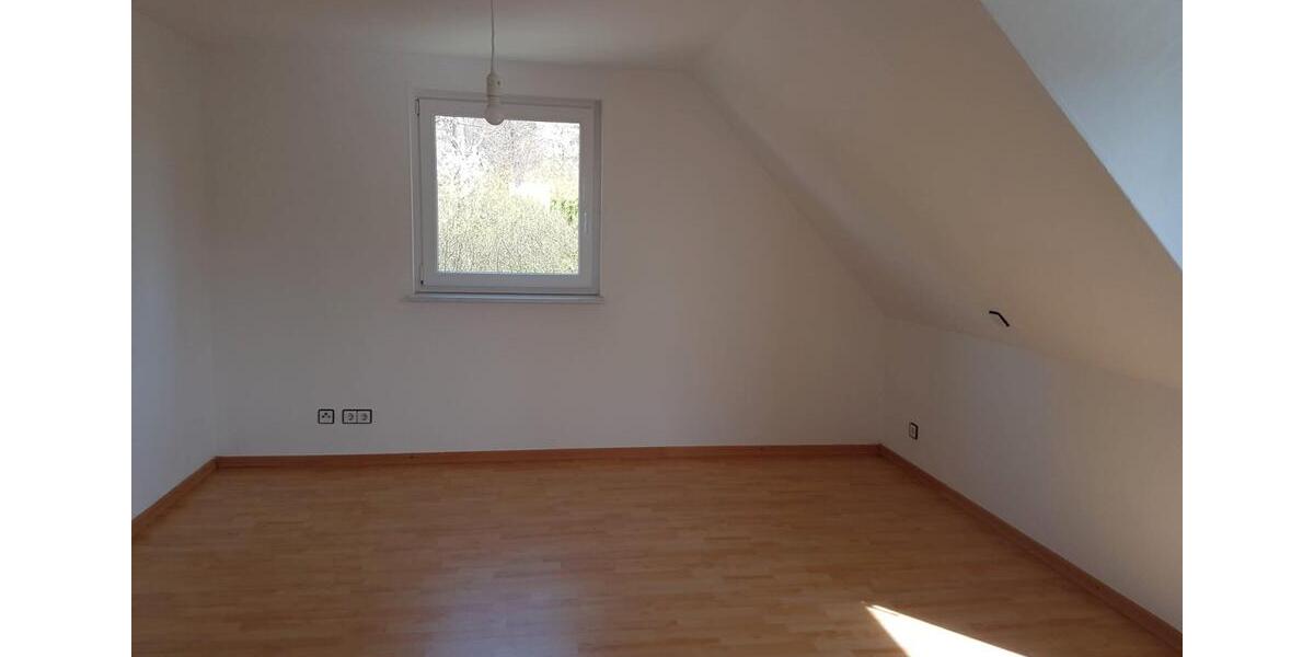 Dachgeschoßwohnung Mühlacker - 3 Zimmer, 59 m&sup2;, 600&euro; | Angebot:26113556