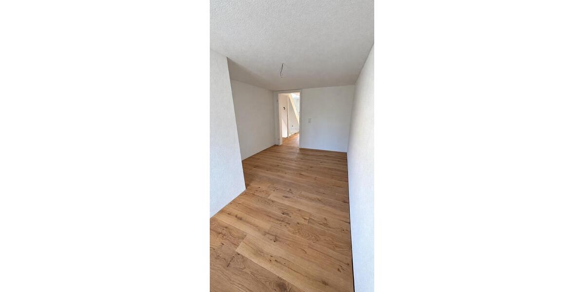 Einfamilienhaus Esslingen am Neckar Oberesslingen - 4.5 Zimmer, 140 m&sup2;, 1.995&euro; | Angebot:27623344