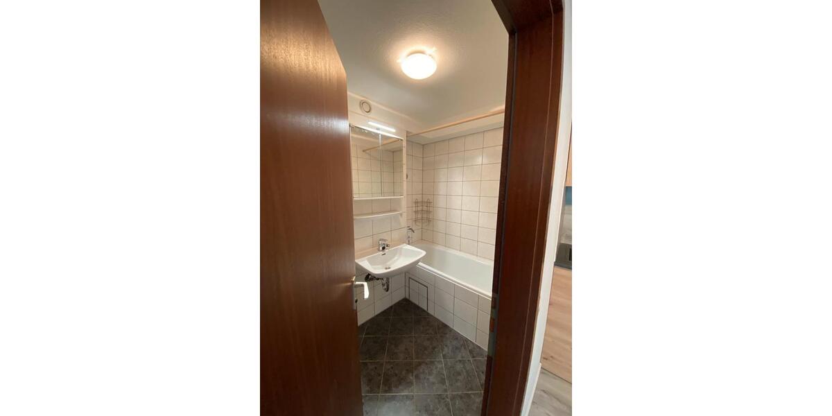 Etagenwohnung Tübingen Lustnau - 1 Zimmer, 34 m&sup2;, 750&euro; | Angebot:24841690