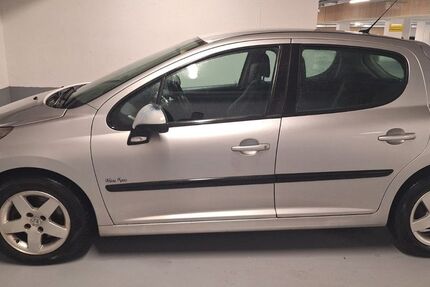 Peugeot 207 170.000 km 2.550 &euro; Reutlingen 72760