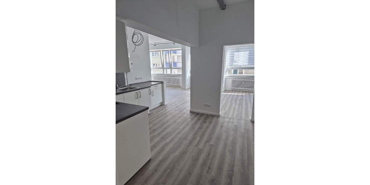 Etagenwohnung Stuttgart Ost - 3 Zimmer, 126 m&sup2;, 2.200&euro; | Angebot:25674459