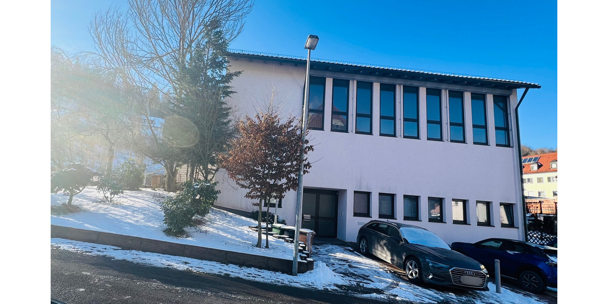 Ehem. Kirche mit Charakter − vielseitig nutzbares Gebäude für Wohn- und Gewerbezwecke - Gewerbeobjekt Calw | Angebot:24677144