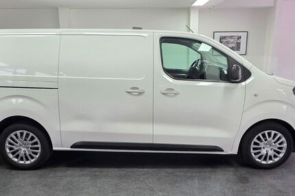 Opel Vivaro 120.000 km 14.900 € Asperg/Ludwigsburg bei Stuttgart 71679