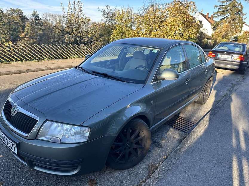 Skoda Superb 280.000 km 1.350 € Stuttgart 70567