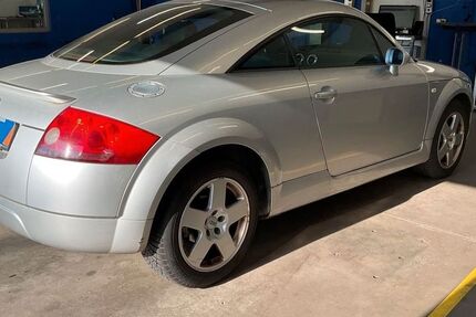 Audi TT 260.000 km 3.490 &euro; Deizisau bei Stuttgart 73779