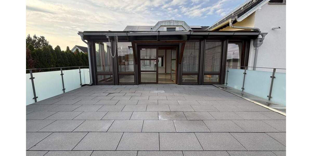 Großzügiges Wohnen -- ca. 230 qm auf einer Etage! 5 zimmer