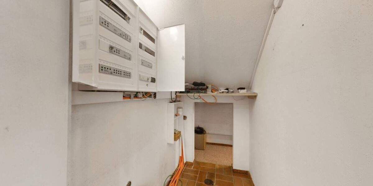 Etagenwohnung Remseck Neckarrems - 7 Zimmer, 226 m&sup2;, 799.000&euro; | Angebot:24847873