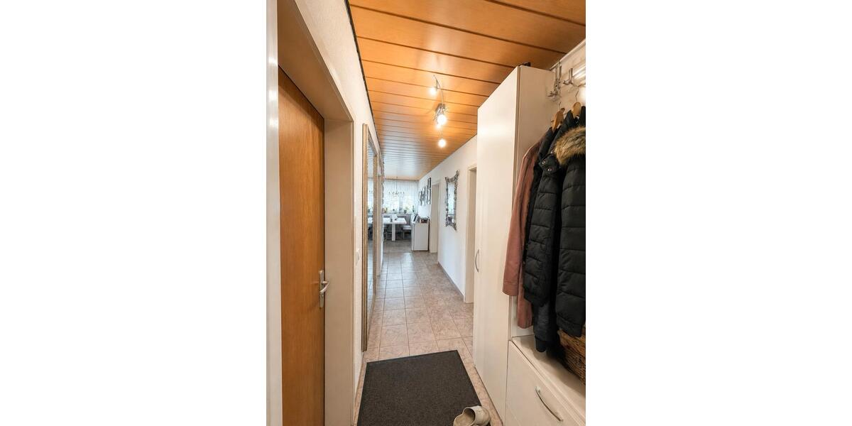 Etagenwohnung Vaihingen an der Enz - 4.5 Zimmer, 91 m&sup2;, 270.000&euro; | Angebot:27260085