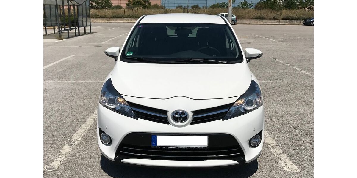 Toyota Verso 145.000 km 9.000 &euro; Korntal-Münchingen 70825