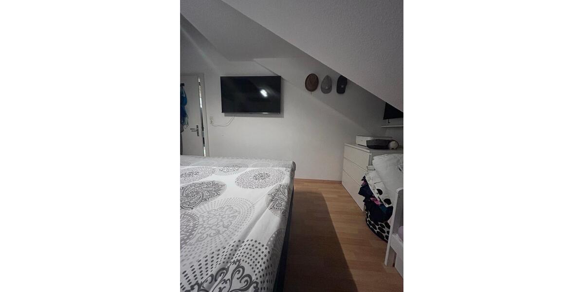 Dachgeschoßwohnung Pforzheim - 3 Zimmer, 63 m&sup2;, 750&euro; | Angebot:27576400