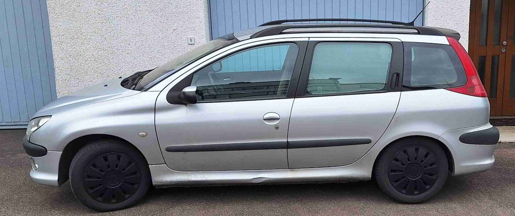 Peugeot 206 295.000 km 599 € Ostfildern 73760