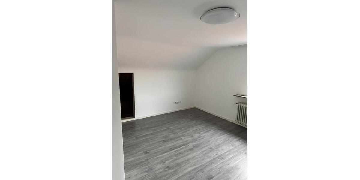 Dachgeschoßwohnung Sindelfingen - 2 Zimmer, 58 m&sup2;, 1.000&euro; | Angebot:24782144