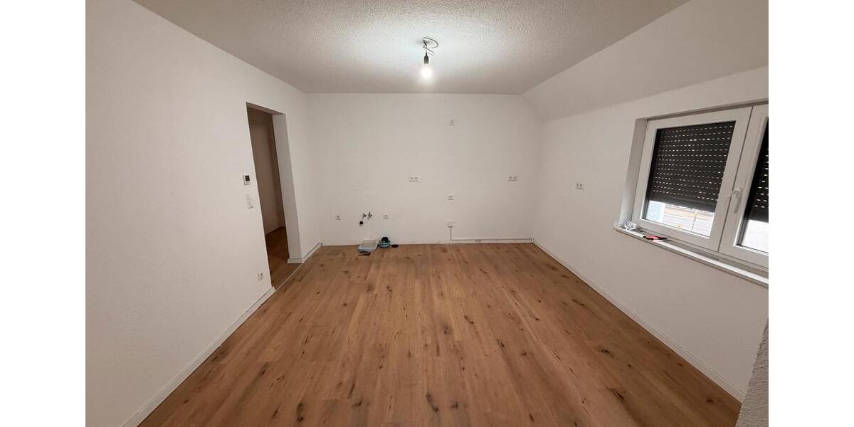 Etagenwohnung Stuttgart Zuffenhausen - 4 Zimmer, 86 m&sup2;, 1.400&euro; | Angebot:27591603