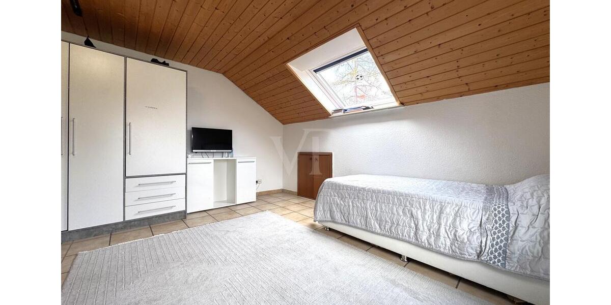 Dachgeschoßwohnung Pforzheim Büchenbronn - 4 Zimmer, 110 m&sup2;, 1.150&euro; | Angebot:26477068