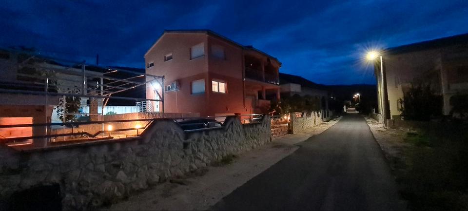 Einfamilienhaus Althengstett - 7 Zimmer, 220 m&sup2;, 420.000&euro; | Angebot:26835611
