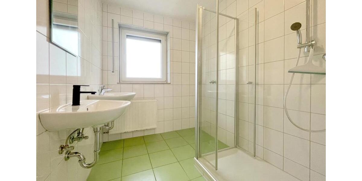 Erdgeschoßwohnung Metzingen - 4 Zimmer, 106 m&sup2;, 1.180&euro; | Angebot:26477082