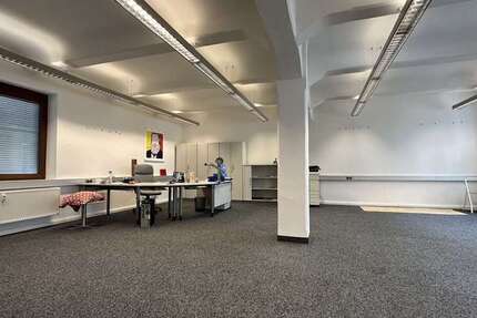 Gewerbeobjekt Stuttgart / Zuffenhausen Zuffenhausen - 930&euro; | Angebot:27295343