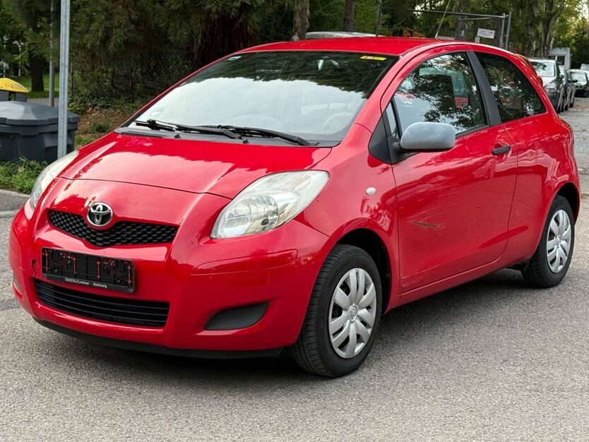 Toyota Yaris 230.000 km 890 € Stuttgart 70469
