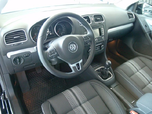 VW Golf 101.937 km 7.500 € Leinfelden-Echterdingen 70771