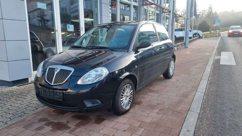 Lancia Ypsilon 121.900 km 2.450 &euro; Niefern 75223