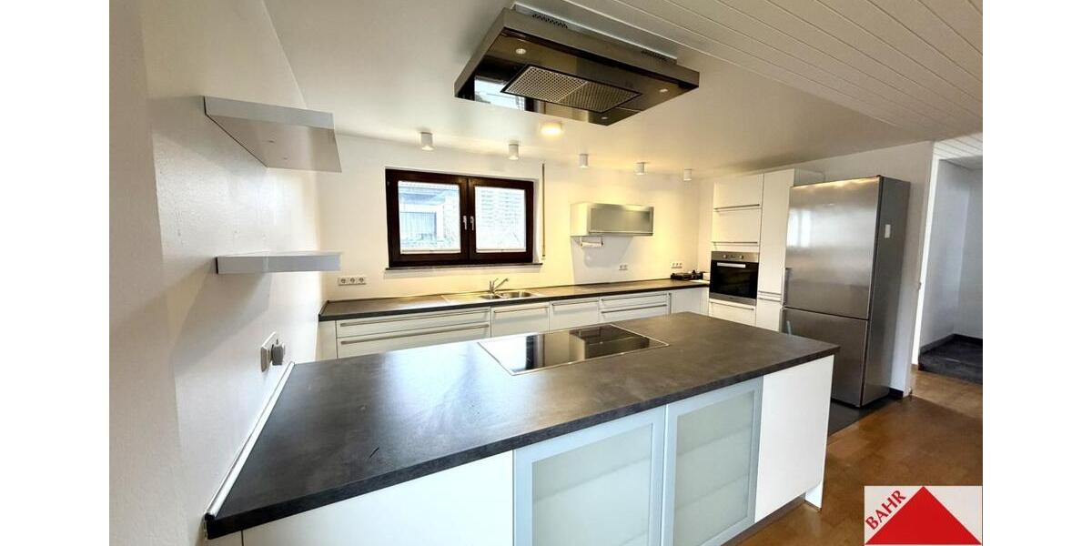 Einfamilienhaus Sindelfingen Sindelfingen (Stadt) - 6 Zimmer, 200 m&sup2;, 3.000&euro; | Angebot:25043609