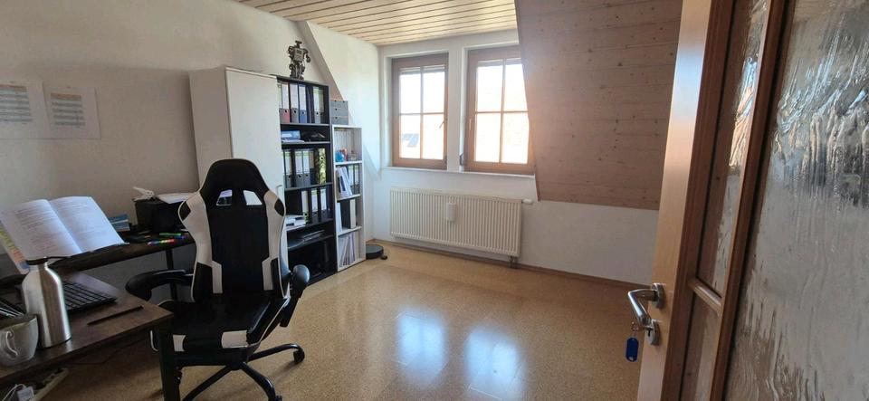 Etagenwohnung Rottenburg am Neckar - 5.5 Zimmer, 160 m&sup2;, 1.600&euro; | Angebot:25920938