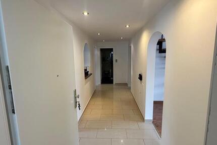 Wohnung Stuttgart Luginsland - 5 Zimmer, 125 m&sup2;, 1.650&euro; | Angebot:25861418