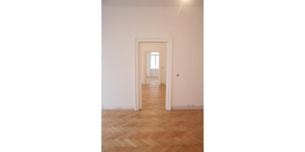 Hochparterre Stuttgart Stuttgart-Süd - 3 Zimmer, 105 m&sup2;, 672.000&euro; | Angebot:26994782