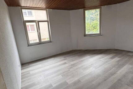 Frisch renovierte 4-Zimmer-Wohnung für Großfamilie