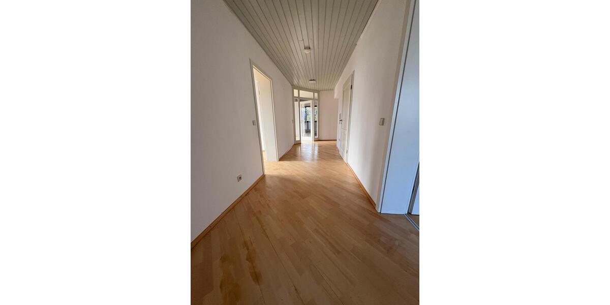 Einfamilienhaus Gärtringen - 4.5 Zimmer, 130 m&sup2;, 1.550&euro; | Angebot:24677549