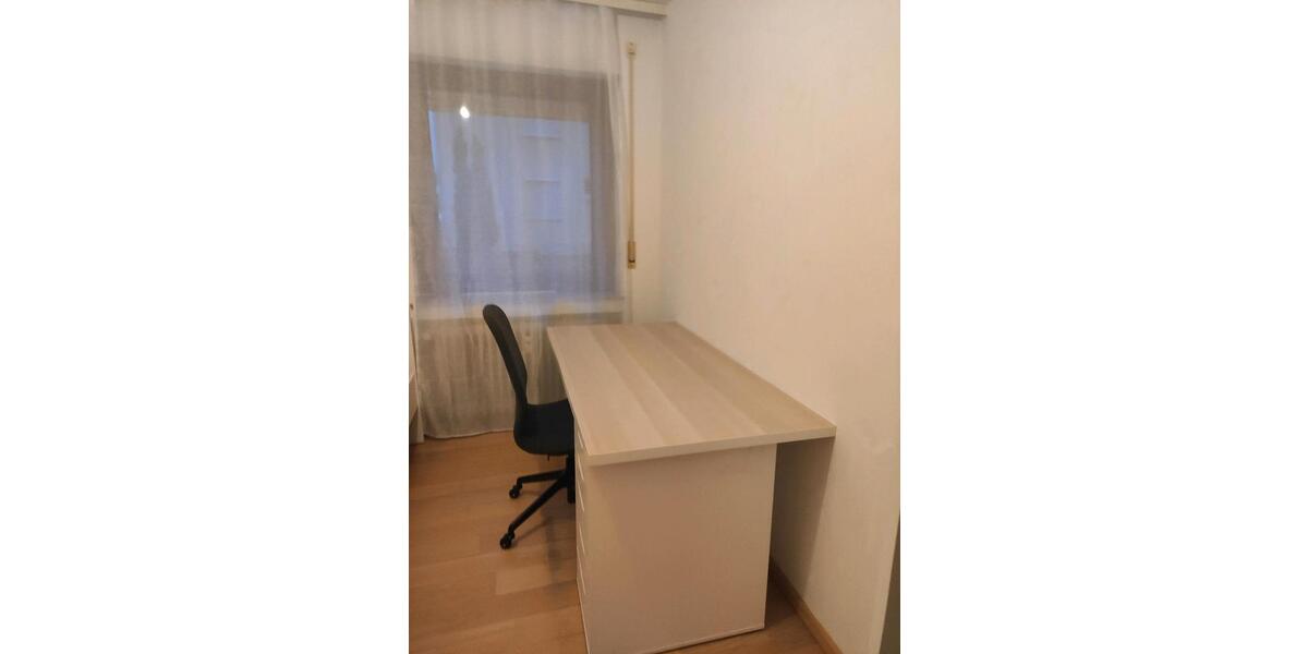 Erdgeschoßwohnung Reutlingen - 1 Zimmer, 98 m&sup2;, 390&euro; | Angebot:24476846