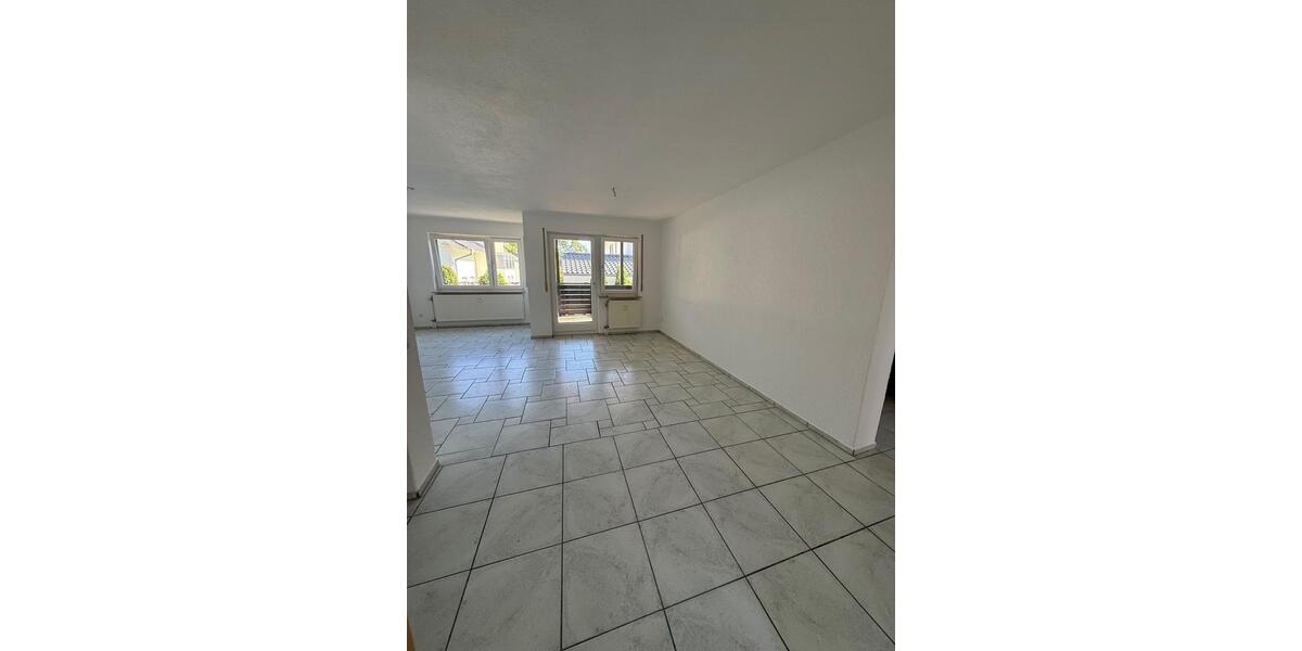 Etagenwohnung Reutlingen Sondelfingen - 3.5 Zimmer, 79 m&sup2;, 1.200&euro; | Angebot:27543998
