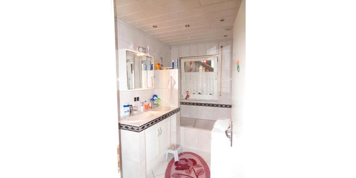 Etagenwohnung Pforzheim Dillweißenstein - 3.5 Zimmer, 100 m&sup2;, 1.200&euro; | Angebot:25995937