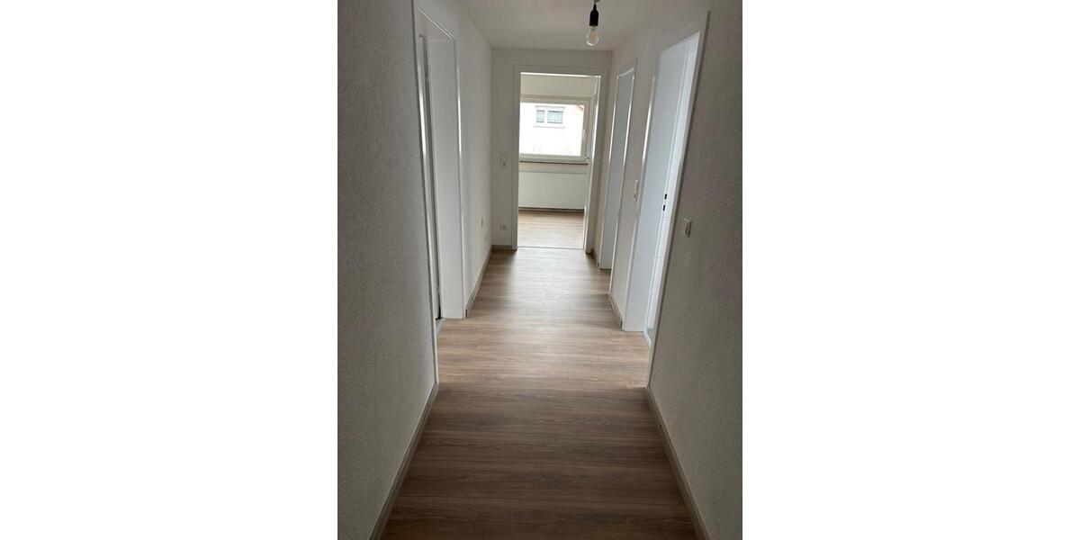 Dachgeschoßwohnung Leonberg - 2.5 Zimmer, 60 m&sup2;, 850&euro; | Angebot:24702910