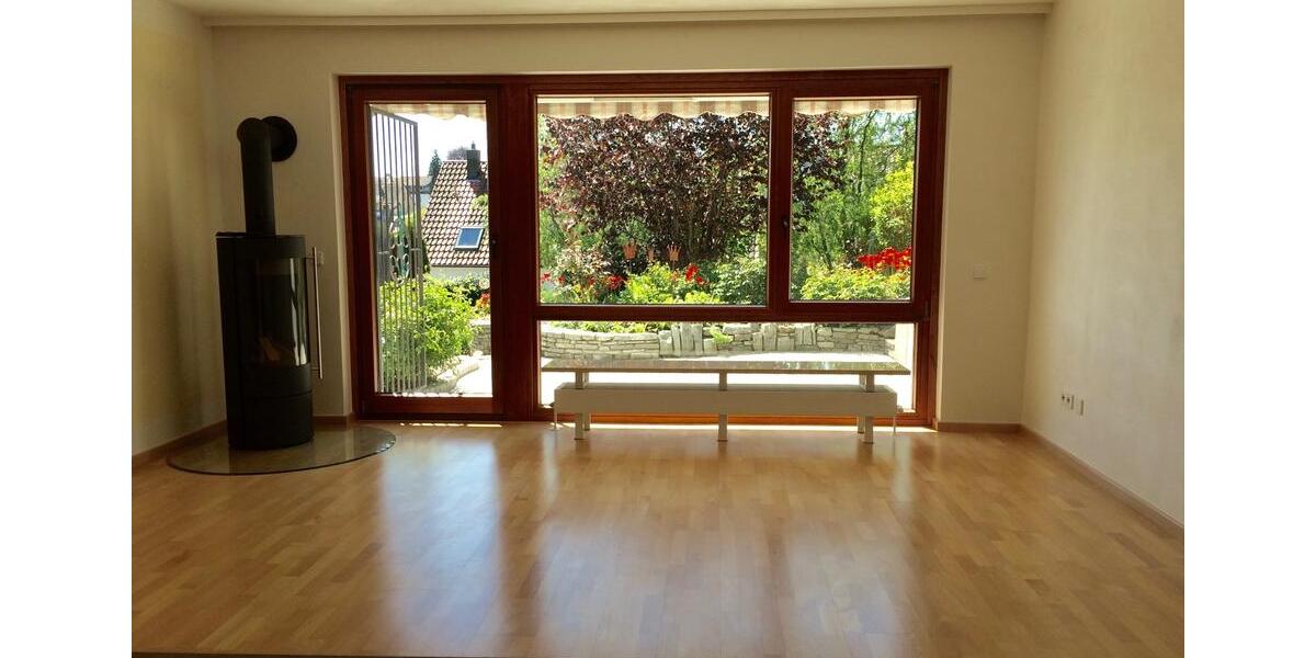 Erdgeschoßwohnung Esslingen am Neckar Brühl - 3 Zimmer, 103 m&sup2;, 1.200&euro; | Angebot:24740464