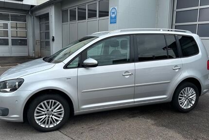 VW Touran 143.600 km 9.900 € Ditzingen 71254