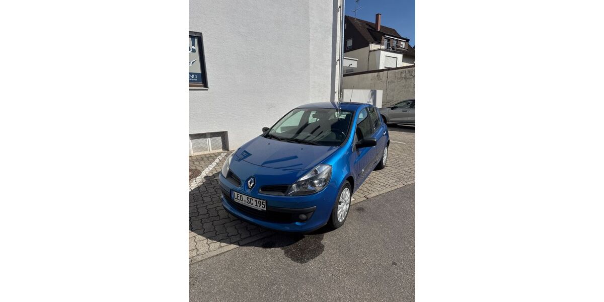 Renault Clio 120.000 km 2.400 &euro; Leonberg 71229