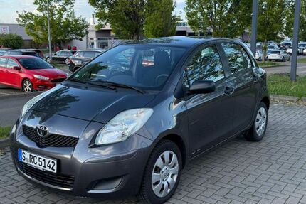 Toyota Yaris 146.000 km 4.300 &euro; Stuttgart 70469