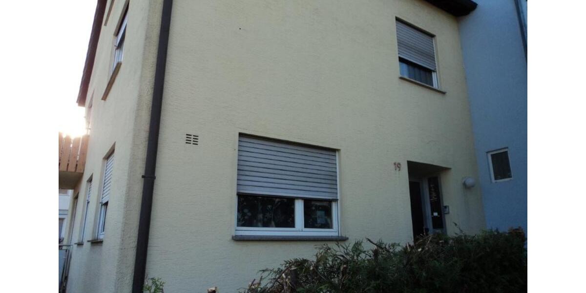 Reihenhaus Stuttgart Zuffenhausen - 6 Zimmer, 155 m&sup2;, 699.000&euro; | Angebot:24627883