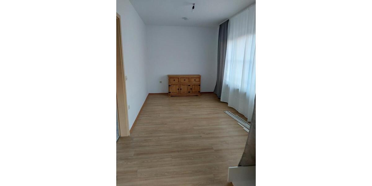 Erdgeschoßwohnung Pforzheim Eutingen - 3.5 Zimmer, 100 m&sup2;, 930&euro; | Angebot:25267176